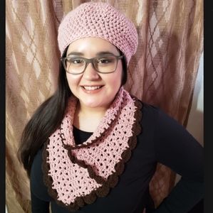 Beret hat, round scarf, and headband.